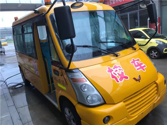 五菱二手小学生校车