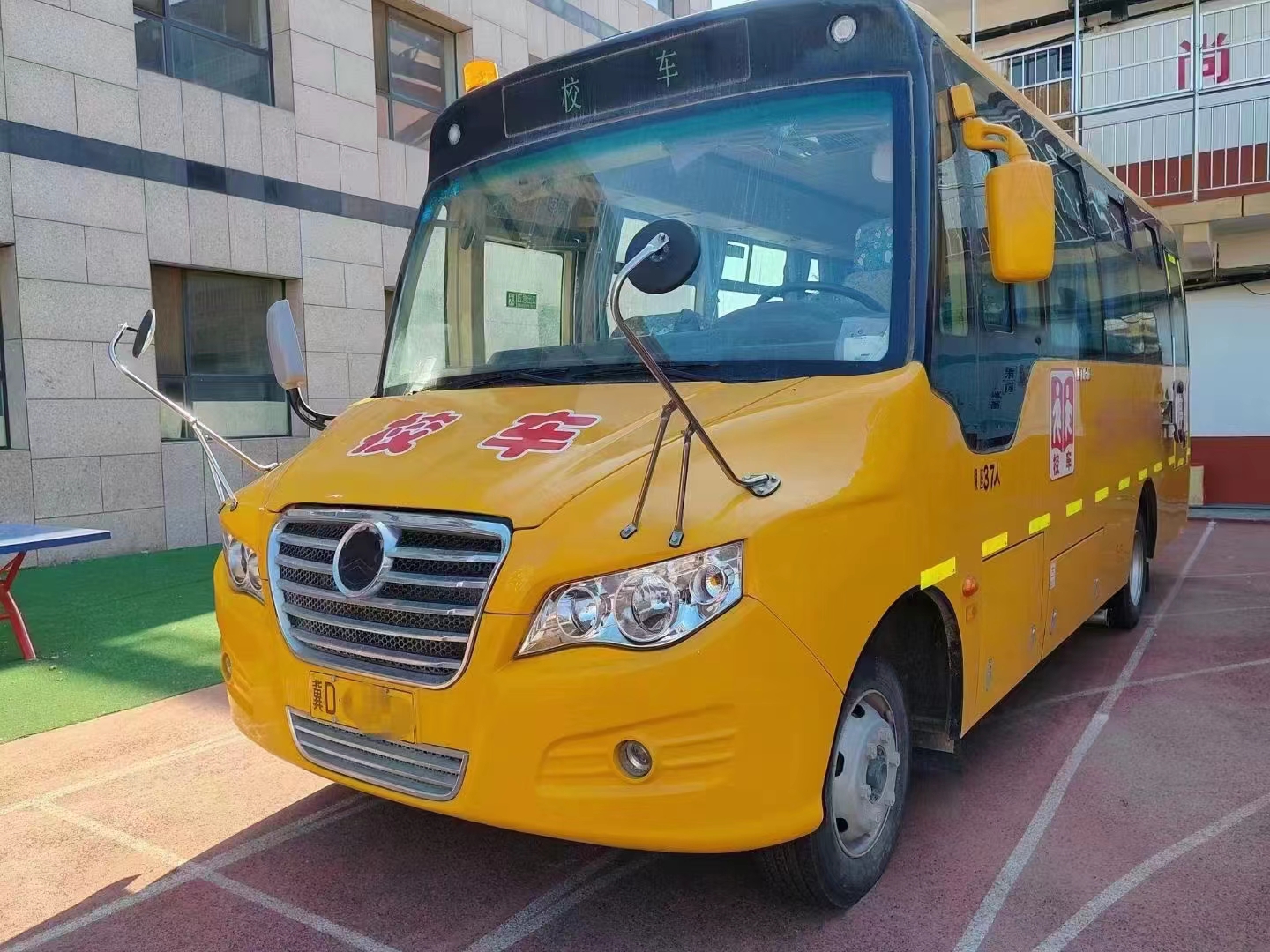 金旅36座小学生校车